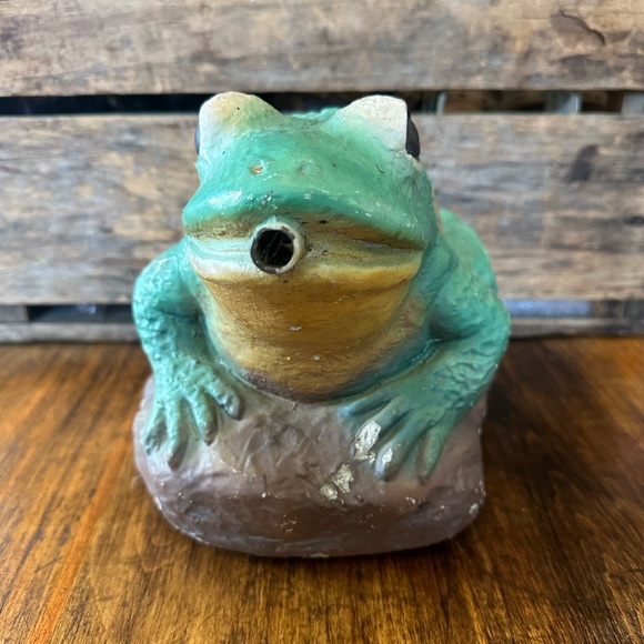 Antique 1920’s Cast Concrete Frog Fountain Water Spitter 9” x 7” x 6.5” Works! - Picture 3 of 11
